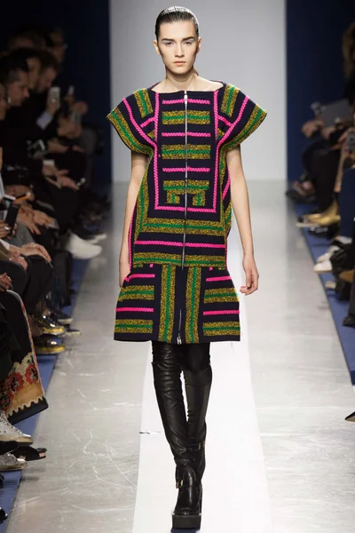 Look 37